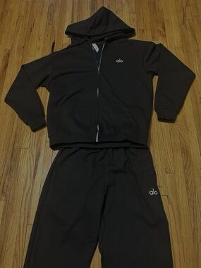 ALO Yoga Kids Black Hoodie & Joggers Set - Minimal Logo